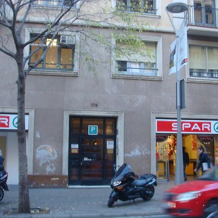 Hostal Muntaner Barcelona Buitenkant foto