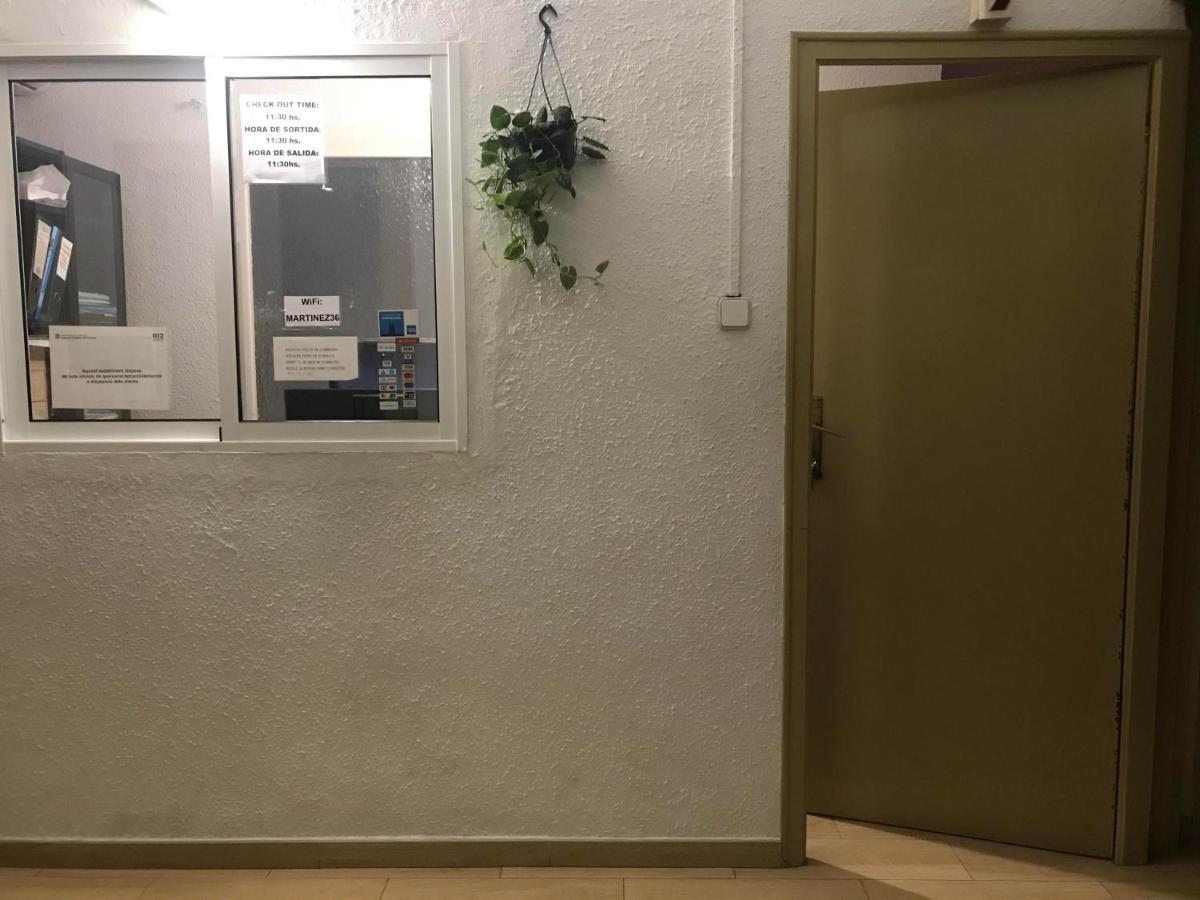 Hostal Muntaner Barcelona Buitenkant foto